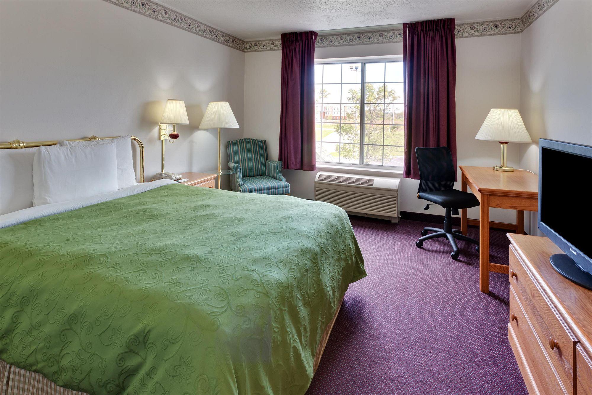 Country Inn & Suites By Radisson, Big Flats Horseheads Eksteriør billede