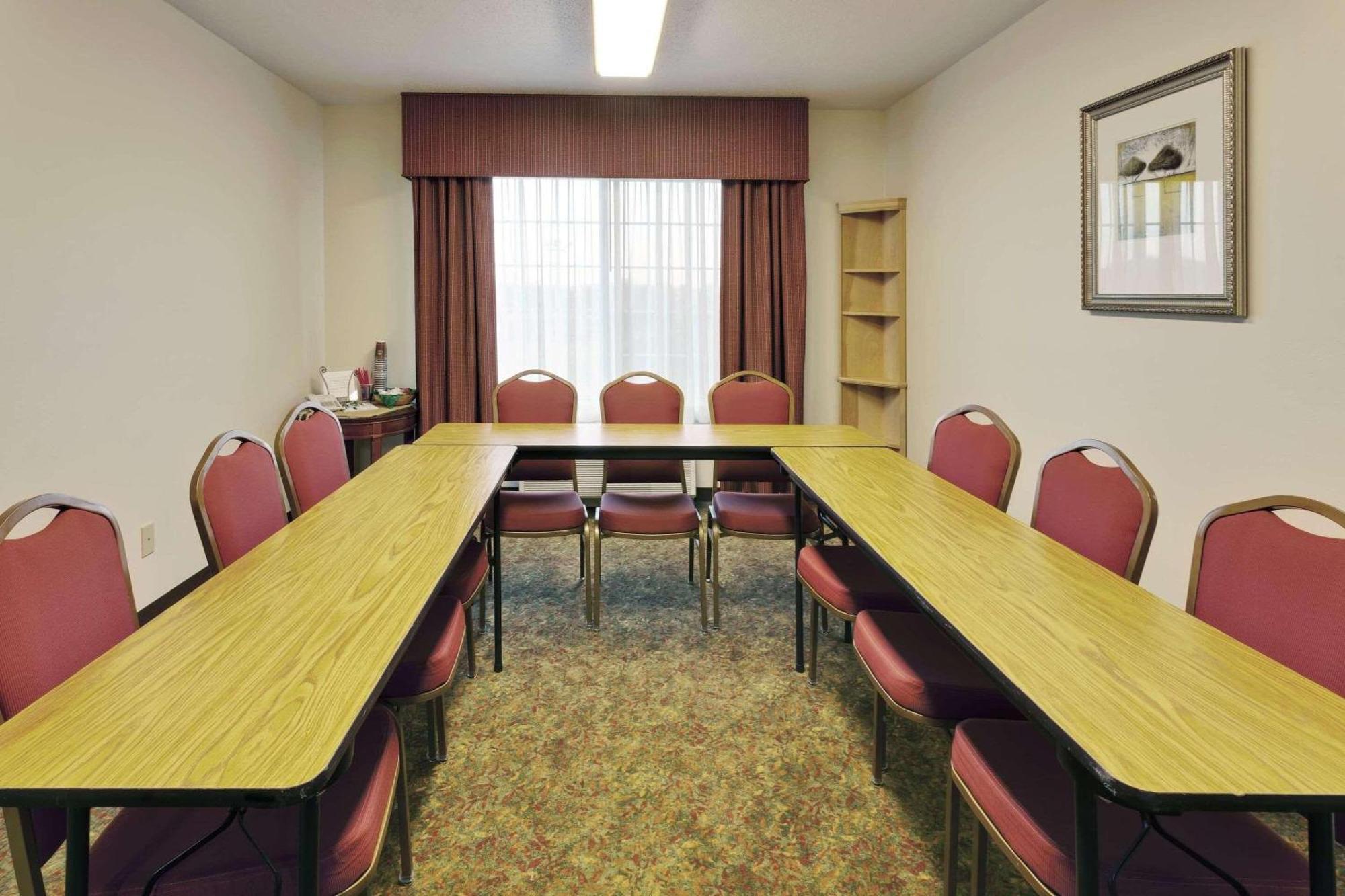 Country Inn & Suites By Radisson, Big Flats Horseheads Eksteriør billede